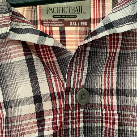 Short sleeve button up - Picture 2 of 2